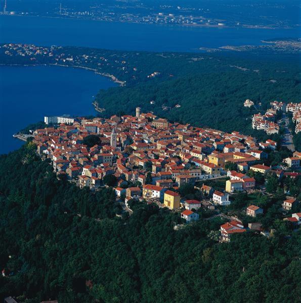Apartmani Manda Omišalj Zewnętrze zdjęcie